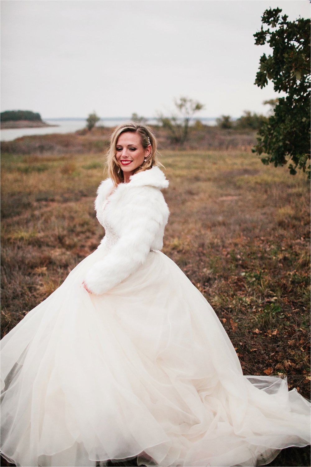 a vintage bridal session with red accents in Grapevine, TX _ by North Texas Wedding Photographer Rachel Meagan Photography _ 26