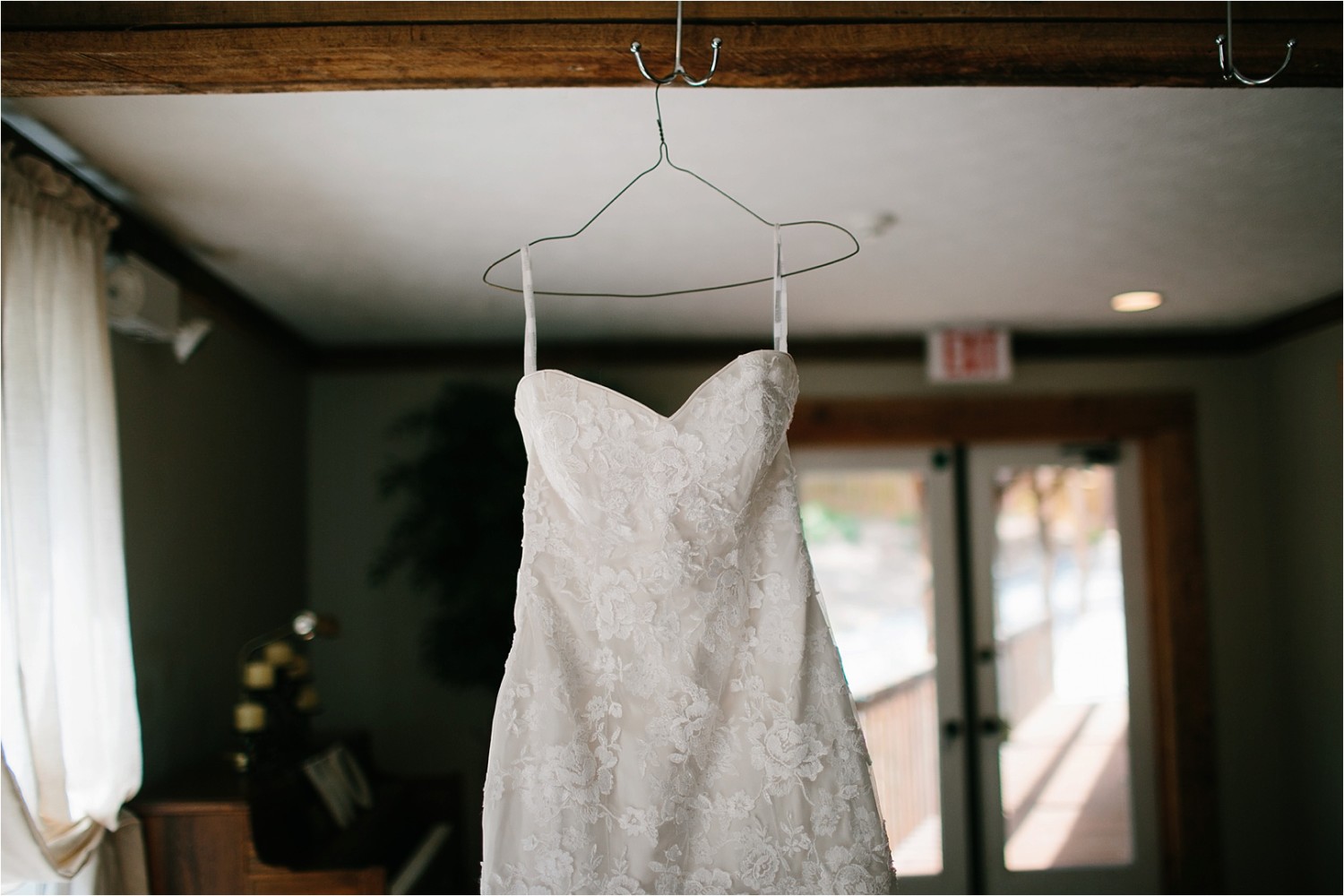 Chandler Raf An Elegant Wedding At White Oaks Barn In