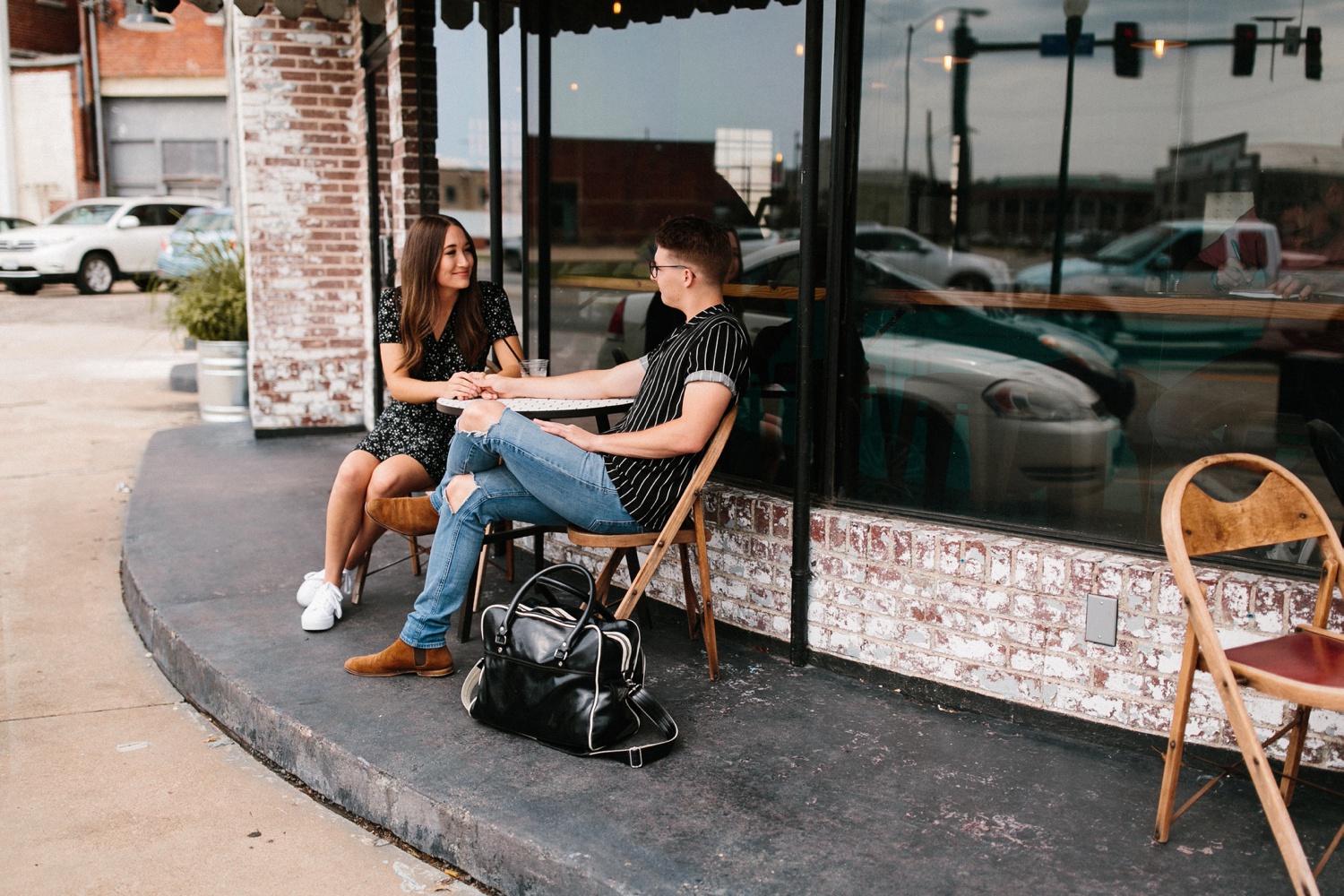 Annie + Max | cozy coffee shop, dowtown Fort Smith, Hawksbill Crag stylish engagement session in the Ozark National Forest by Destination Wedding Photographer Rachel Meagan Photography | 014