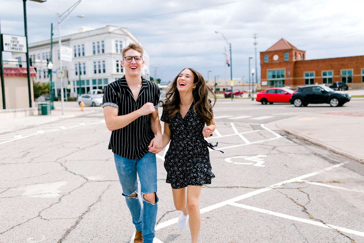 Annie + Max | cozy coffee shop, dowtown Fort Smith, Hawksbill Crag stylish engagement session in the Ozark National Forest by Destination Wedding Photographer Rachel Meagan Photography | 047