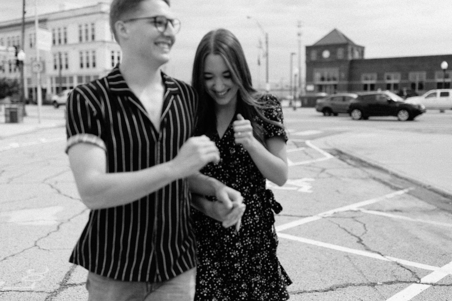 Annie + Max | cozy coffee shop, dowtown Fort Smith, Hawksbill Crag stylish engagement session in the Ozark National Forest by Destination Wedding Photographer Rachel Meagan Photography | 049