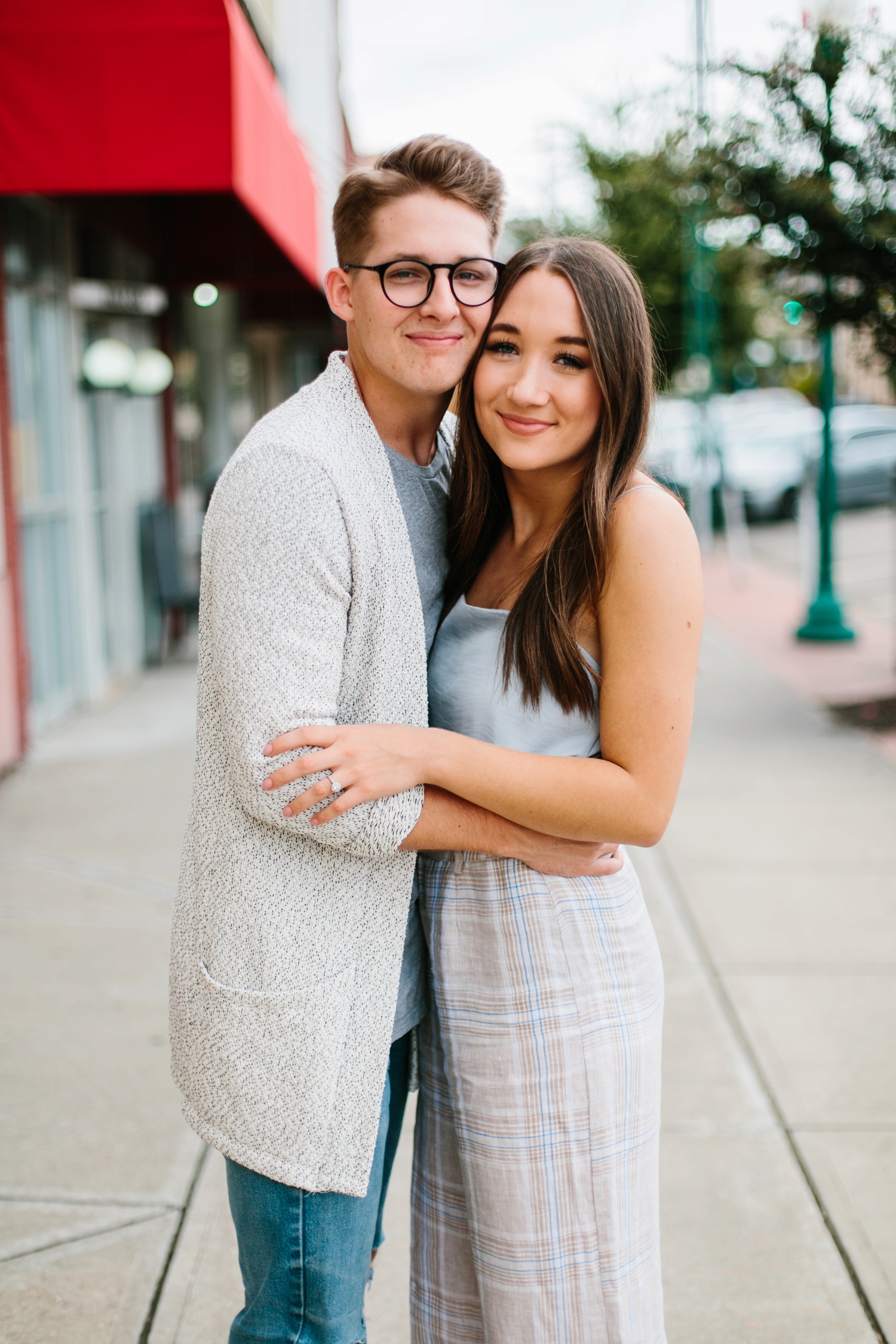 Annie + Max | cozy coffee shop, dowtown Fort Smith, Hawksbill Crag stylish engagement session in the Ozark National Forest by Destination Wedding Photographer Rachel Meagan Photography | 080